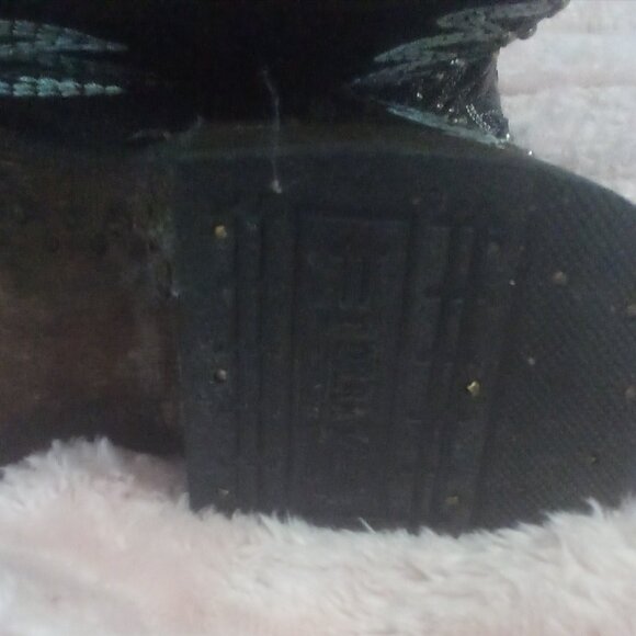 Corral Black w/Turquoise Wing Inlay & Crystal Studded Cross Heeled Boots Size: 7 - Picture 5 of 8